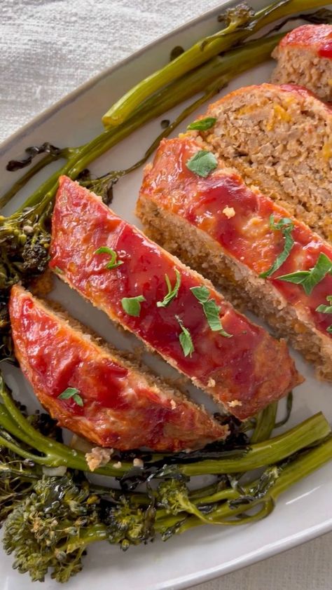 Facebook Turkey Meatloaf Skinnytaste, Sweet Potato Meatloaf, Perfect Meatloaf Recipe, Ground Turkey And Sweet Potato, Turkey And Sweet Potato, Ground Turkey Meatloaf, Perfect Meatloaf, Healthy Meatloaf, Turkey Meatloaf