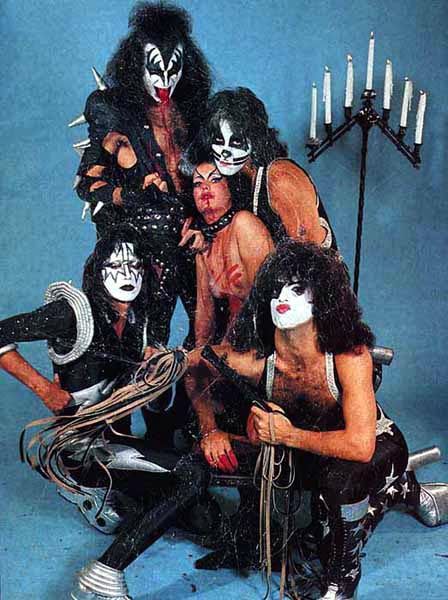 S&M Session New York, NY August 23, 1975 Photo Fin Costello Model Megan McCracken Desperate Living, Kiss Group, Eric Singer, Lady Photo, Eric Carr, Peter Criss, Kiss Army, Kiss Pictures, Vintage Kiss