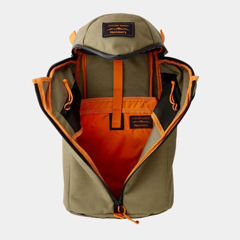 Montana - Limited Edition - Backpack - Military-Style - 1000D Cordura Nylon - Dana Gleason - Huckberry - Urban Assault - Minimalism - Maximalism Bagpack Design Ideas, Cool Bag Design, Urban Backpack, Backpack Design, Mystery Ranch, Forest Service, Navy Seals, Good Friends, Best Bags