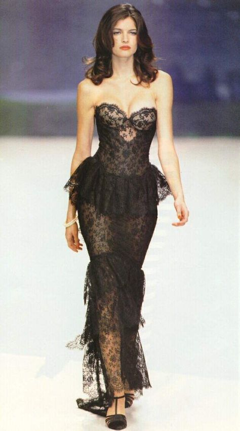 90s Ball Gown, Stephanie Seymour 90s, 90s Gown, Brat Pack, Rockstar Aesthetic, Stephanie Seymour, Prom Inspo, 90s Runway Fashion, Runway Fashion Couture