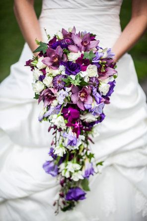 Bouquet Blue And Purple Hydrangea, Hydrangea Bridal Bouquet, Galaxy Wedding, Purple Bridal Bouquet, Wedding Themes Spring, Purple Hydrangea, Purple Wedding Bouquets, Wedding Renewal Vows, Purple Wedding Flowers