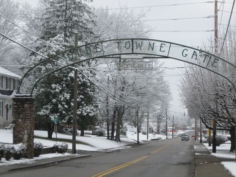 Christmas in Greeneville TN Tennessee Landscape, Greeneville Tennessee, Johnson City Tennessee, Tennessee Girls, Greene County, State Of Tennessee, Johnson City, East Tennessee, Southern Comfort