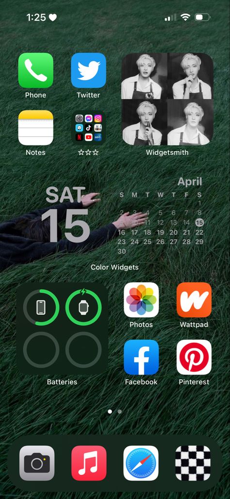 Iphone Customization, Simple Organization, Homescreen Idea, Iphone Ideas, Phone Layouts, Ios Ideas, Ios 17, Iphone Homescreen, Phone Inspo