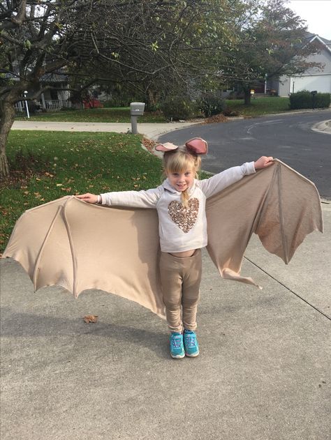 Stellaluna bat costume Stellaluna Costume Diy, Stellaluna Costume, Bat Costumes, Book Character Day, Kid Halloween, Stella Luna, Bat Costume, Bird Costume, Kid Parties