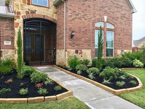 Flower Bed Edging Stone, Cheap Landscaping Ideas For Front Yard, Texas Garden, Sod Installation, Flower Bed Edging, Cheap Landscaping Ideas, Gravel Landscaping, Landscaping Retaining Walls, Texas Gardening