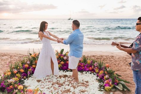 Tropical Proposal, Backyard Picnic Wedding, Dallas Engagement Photos, Proposal Pictures, Small Backyard Wedding, Luxury Picnic, Best Wedding Proposals, Anna Kim, Beach Proposal