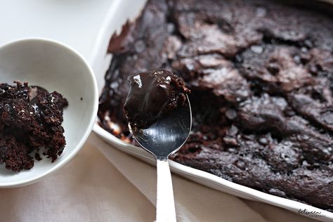 Brownie Pudding, Chocolate Cobbler, Molten Chocolate, Dessert For Two, Cobbler Recipe, Easy To Make Desserts, Lava Cake, Fudge Cake, Chocolate Caliente