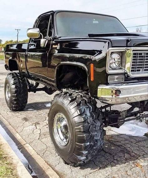 Square Body Chevy, Best Pickup Truck, Chevy 4x4, Chevy Diesel Trucks, Ford Ranger Truck, Custom Chevy Trucks, Lifted Chevy Trucks, Lifted Chevy, Chevy Pickup Trucks