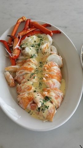 CRAYFISH for CHRISTMAS • Lauraine Jacobs Crayfish Recipes, Rock Lobster, Christmas Favorites, Chicago Restaurants, Mint Leaves, Trifle, Perfect Food, In The Flesh, International Recipes