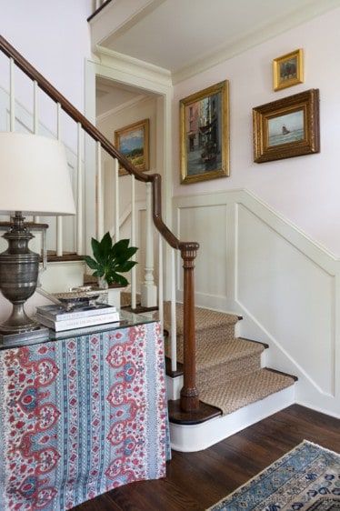 Meredith Ellis Happy Traditional Style Designer Spotlight Meredith Ellis, Staircase Styles, Austin Interior Design, Carpet Staircase, Foyer Staircase, Interior Design Portfolios, Staircase Makeover, Foyer Decorating, Austin Homes