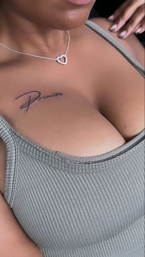 Shoulder Tattoo For Girl Black, Collar Bone Tattoos Black Women, Small Tattoo On Collar Bone For Women, Collar Bone Tattoo Quotes For Women, Collar Bone Tattoo Baddie, Baddie Collar Bone Tattoo, Chest Tattoo Black Women, Chest Tattoos Black Women, Chest Tattoo Black Woman