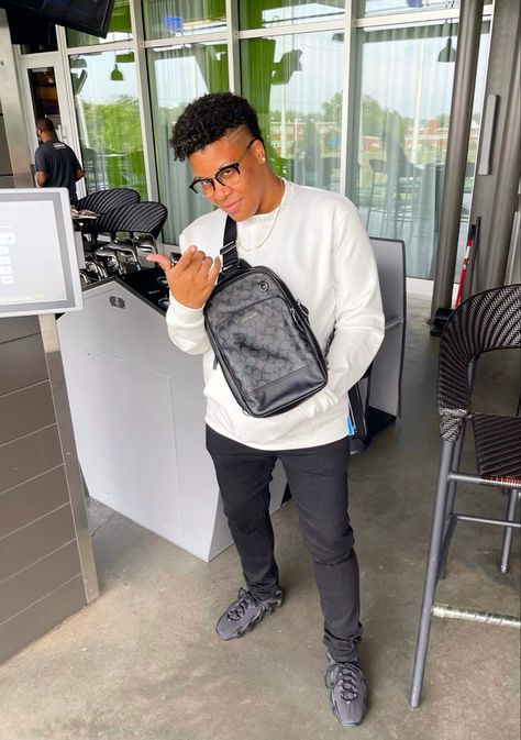 Yeezy 450 “Utility Black” Outfit Idea Yeezy 450 Outfit, Yeezy 450, Sneakers Outfit, Outfit Idea, Black Outfit, Outfit Ideas, Casual Outfits, Mens Outfits, Sneakers