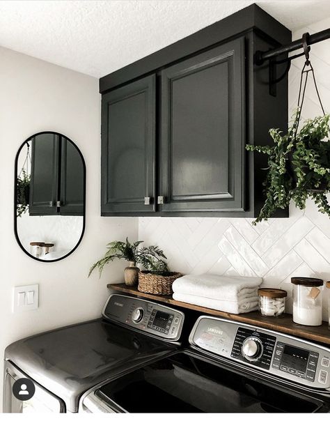 Laundry Room Decor Ideas, Laundry Room Update, Laundy Room, Paint Cabinets, Painted Trim, Dream Laundry Room, Laundry Cabinets, Laundry Room Renovation, Laundry Room Cabinets