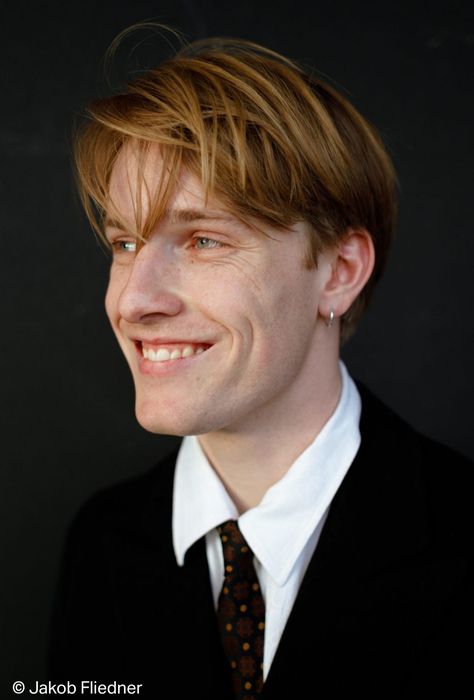 Luis Hofmann, Blonde Actors, Jonas Kahnwald, Louis Hoffman, Louis Hofmann, Dark Netflix, German Model, Redhead Men, German Men