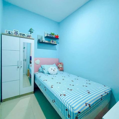 Dekorasi Kamar Tidur Minimalis on Instagram: “Inspirasi kamar anak 2.5m × 3m. . from @desainruangtidur . . PENCET LOVE 💜💜 dan follow @desainruangtidur ya 🙏🏻 Yok cek story kita .. ada…” Dekorasi Kamar Tidur, Clay Wall Art, Korean Casual Outfits, Clay Wall, Korean Casual, Toddler Bed, Casual Outfits, Bed, Wall Art