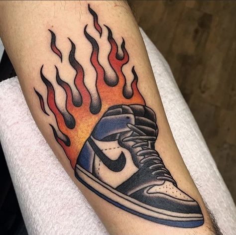 Jordan 1 Tattoo, Old School Tattoo Color, Sneaker Tattoo, Jordan Tattoo, Shoe Tattoos, Tattoo Magazine, Fire Tattoo, Text Tattoo, Old School Tattoo Designs