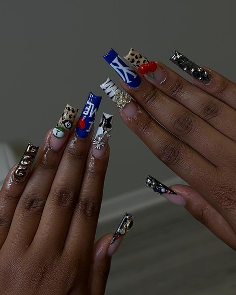 La Nails Design, Nyc Nails Designs, Jesus Nails Designs, Medium Fall Nails, Nail Inspo Designs, Winter Nails Aesthetic, Cute Long Nails, Nail Photoshoot, Vogue Nails