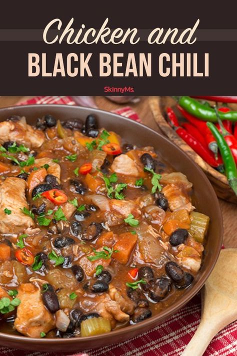 This Chicken and Black Bean Chili recipe abounds with flavor, and uses low-fat and low-calorie ingredients that make it a healthy choice. Pumpkin Black Bean Chili, Black Bean Pumpkin Chili, Black Bean Chili Recipe, Black Bean Chicken Chili, Chili Recipe With Black Beans, Slow Cooker Black Beans, Bean Chili Recipe, Slow Cooker Pumpkin, Black Bean Chili