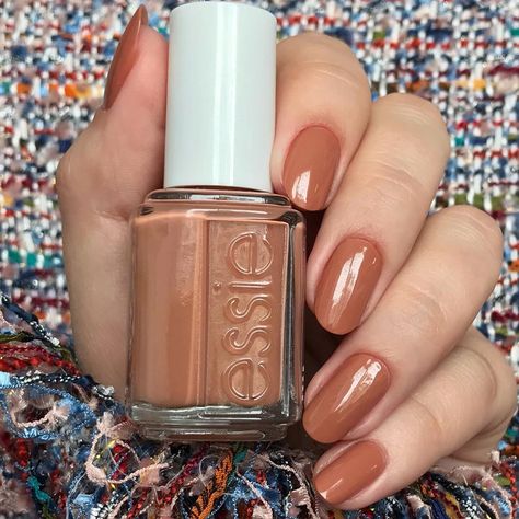 Aleksandra | Nailart on Instagram: “Here’s essie’s ‘Cliff Hanger’ from the Rocky Rose collection. A cute caramel creme polish. Luvvvv how this applied so smoothly! #essie…” Caramel Nails, Short Nails Art, Essie Nail Polish, Short Nails, Essie, Cute Nails, Rocky, Nail Colors, Caramel