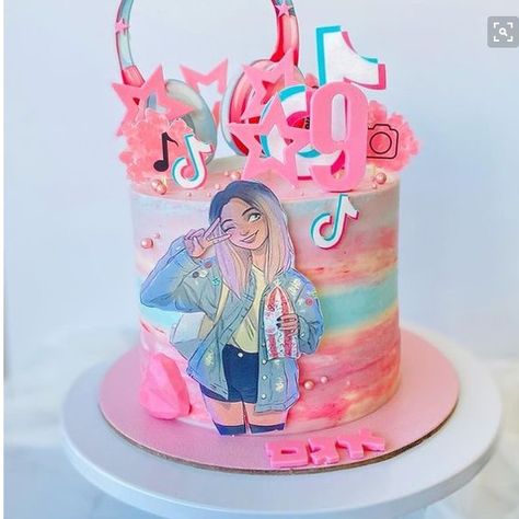 Tiktok Cakes Ideas, Tik Tok Cake Ideas, Tiktok Cake Ideas, Tiktok Cake Design, Girly Cake Ideas, Cake Ideas For Girls Birthday, Tiktok Cakes, Bolo Tik Tok, Birthday Cake Girl