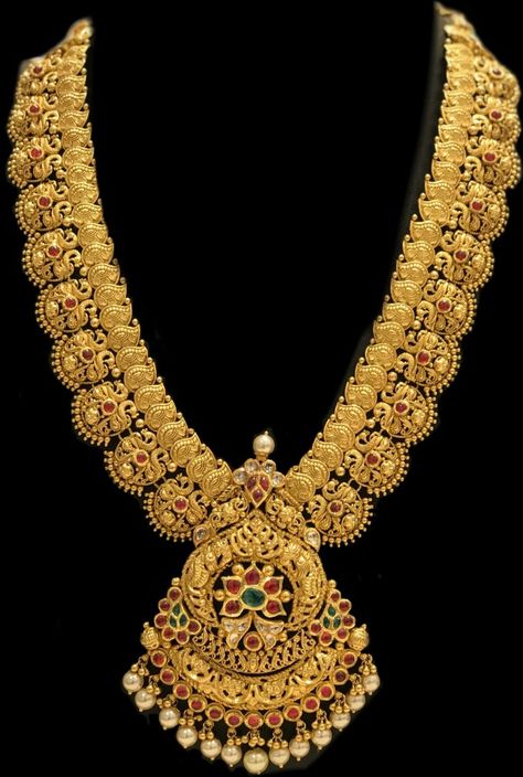 40grms Gold Haram, Long Haaram Designs Gold Latest, 40 Grams Gold Necklace Designs, Long Haaram Designs Gold, Gold Haram Designs Indian Latest, Kasula Peru, Necklace Set Indian Bridal Jewelry, Gold Haram Designs, Bridal Jewlery