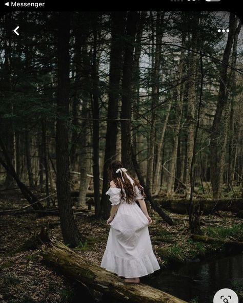 Whimsicore Aesthetic, Lost Girl Aesthetic, Elliana Core, Forest Girl Aesthetic, People In Forest, Outside Senior Pictures, 18th Photoshoot, Freedom Aesthetic, Girl In Forest