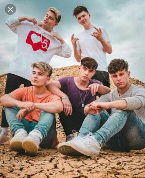 Roadtrip Tv #fanfic # Fanfic # amreading # books # wattpad Western Boys, Brooklyn Wyatt, Roadtrip Boyband, Pyrography Ideas, Boy Squad, Roadtrip Tv, Road Trip Routes, Irish Boys, British Boys