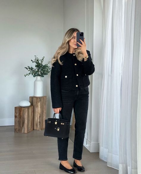 ARCH JEANS - TAPERED curated on LTK Leggings And Blazers Outfit, Black Blouse Work Outfit, Classic Evening Outfit, Jeans Outfit Work Business Casual, Classy Jeans Outfits For Women, Meeting Outfit Casual, Chic Jeans Outfit Classy, Jeans Outfit Office, Jeans Classy Outfit