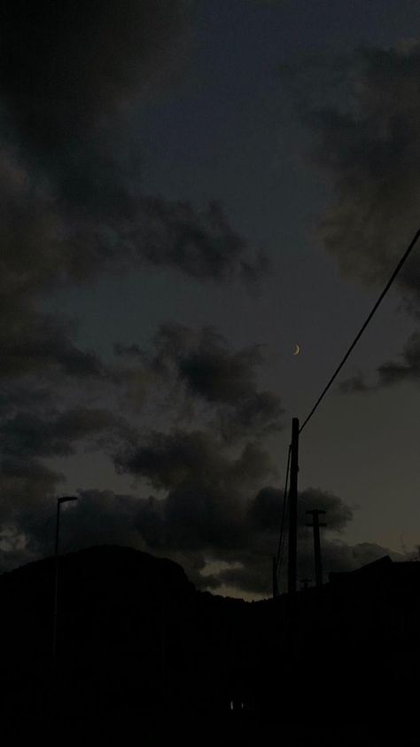 Grey Hour, Night Landscape Photography, Night Sky Photography, Dark Clouds, Sky Pictures, Night Scenery, Night Landscape, Moon Photography, Black Aesthetic Wallpaper