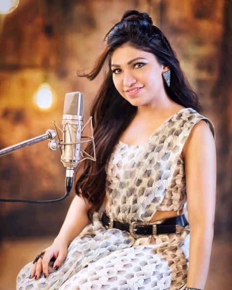 Happiest when I Do what I Love 💕  Music gets me through Everything ✨ #TulsiKumar Tulsi Kumar, Indian Singers, Amazing Singers, Creature 3d, Allu Arjun Wallpapers, Jesus Drawings, Song Lines, Best Song Lines, Allu Arjun