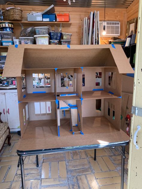 Tiny House Dollhouse, Cardboard House Interior, Tiny Cardboard House, Cardboard Dollhouse Template, Barbie Doll House Diy Cardboard, Dollhouse Walls Diy, Making A Doll House, Lps Houses Diy, Cardboard Barbie House