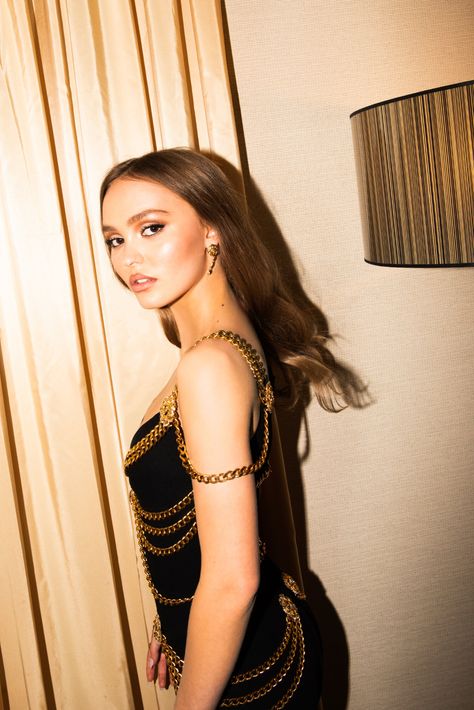 Lily Rose Depp Met Gala, Lily Rose Depp Chanel, Instagram Carousel, Rose Depp, Vanessa Paradis, Gabrielle Chanel, Gala Events, Ray Of Sunshine, Model Aesthetic