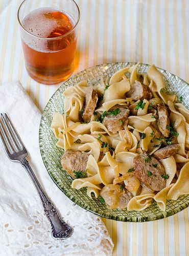 Pink Parsley: Brats with Beer & Mustard Sauce over Egg Noodles Brats Recipes, Beer Mustard, Beer Brats, Resep Pasta, Mustard Sauce, Entree Recipes, Pork Dishes, Egg Noodles, Noodle Dishes