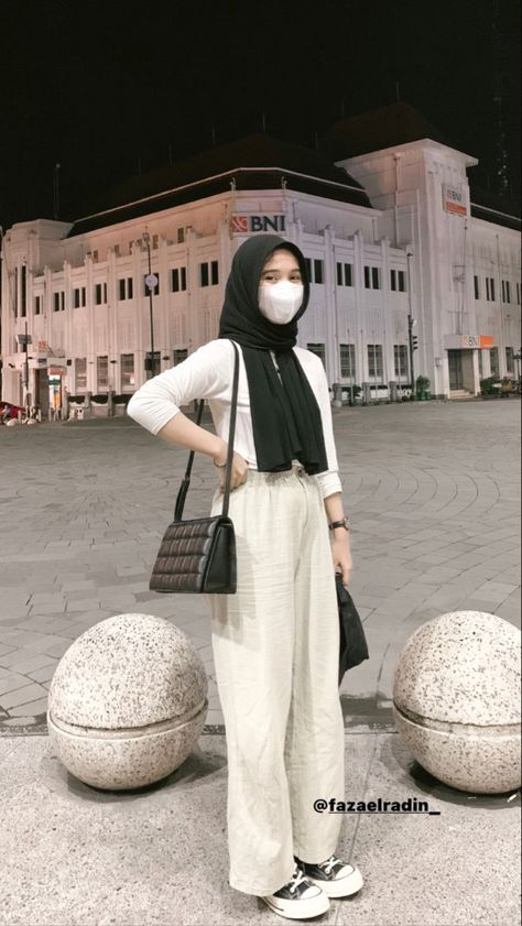 KLIKKK GAMBARRR Korean Style Hijab, Ootd Hijab Style, Outfit Hijab Casual, Muslim Outfits Casual, Hijab Style Casual, Hijabi Fashion Casual, Casual Hijab Outfit, Fashion Muslim, Hijabi Outfits Casual