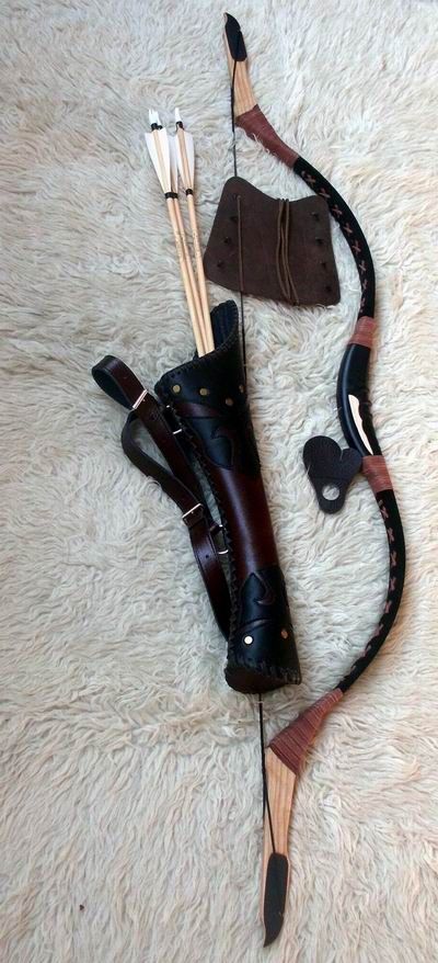 Mongol archery set. Hello gorgeous. Look at those curves. Arrow And Bow, Archery Aesthetic, Traditional Recurve Bow, Mounted Archery, Archery Gear, Archery Set, Recurve Bows, Traditional Bow, Archery Bows