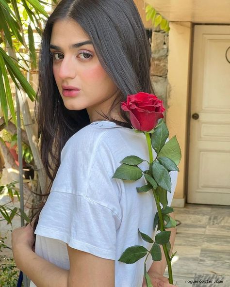 Hira Mani - Red Rose Love Red Rose Love, Hira Mani, Rose Love, Cute Couple Wallpaper, Couple Wallpaper, Bobby Brown, Girl Body, Millie Bobby Brown, Red Rose