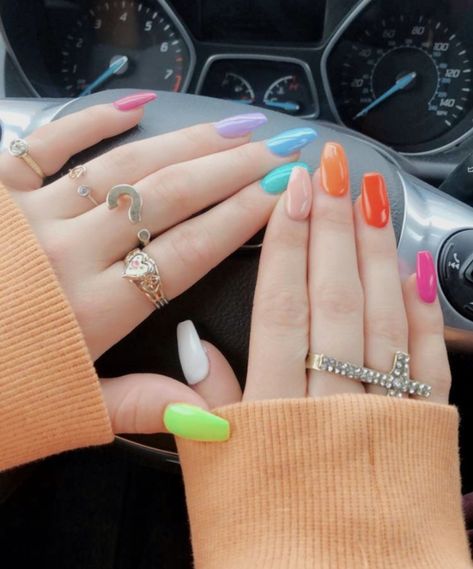 Multicolour Nails, Nail Aesthetic, French Girl Aesthetic, Diy Sandals, Diy Fashion Hacks, Uñas Acrilicas, Beach Nails, Nail Varnish, French Girl