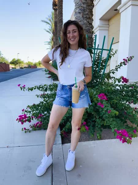 High Top Vans With Shorts, White Vans High Tops Outfit, White Platform Vans Outfit, Van High Tops Outfit, Platform Vans, Vans White, White Platform, White Vans, High Top Vans