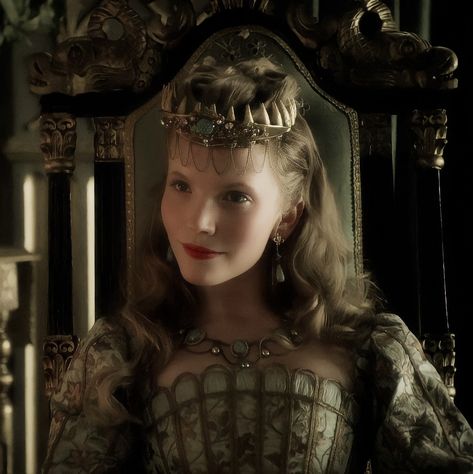 Tazmin Merchant, Katherine Howard The Tudors, Catherine Howard The Tudors, Tudors Aesthetic, Period Faceclaims, Black Crowns, Katheryn Howard, Tamzin Merchant, Catherine Howard