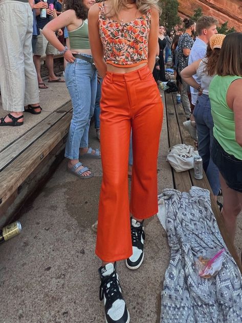 Red Clay Strays Concert Outfit, Outfits For 5sos Concert, Grandson Concert Outfit, Concert Outfit Ideas Red Hot Chili Peppers, Bastille Concert Outfit, Heilung Concert Outfit, Redrocks Concert Outfit, Colourful Concert Outfit, Colorado Concert Outfit