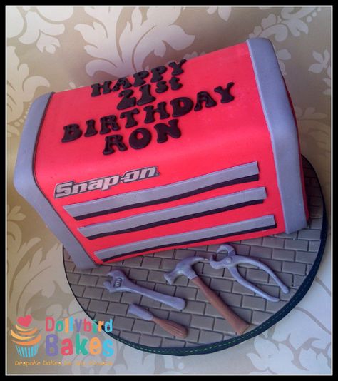 Snap On tool box cake Snap On Cake, Mechanic Theme Cake, Birthday Cake Decorating For Men, Cake Decorating For Men, Tool Box Ideas, Toolbox Cake, Snap On Tool Box, Tool Box Cake, Snap On Tool