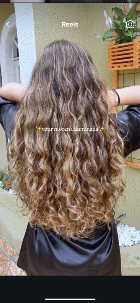 Natural Wavy Hair With Highlights, Long Curly Balayage Hair, Long Curly Highlighted Hair, Light Brunette Curly Hair, Caramel Brown Curly Hair, Curly Hair Lowlights, Wavy Hair Highlights, Curly Hair With Blonde Highlights, Light Curly Hair