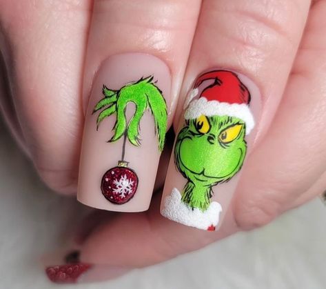 Grinch Nail Tutorial, Short Grinch Nails, The Grinch Nail Art, Grinch Nails Designs, Christmas Nails Grinch, Grinch Nail Art, Christmassy Nails, Christmas Nail Designs Acrylic, Grinch Nails