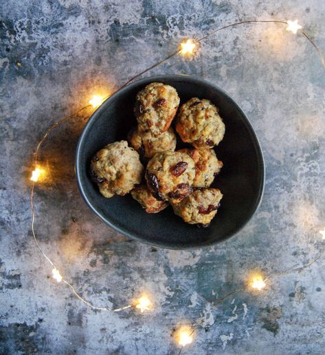 These sausagemeat, sage and cranberry stuffing balls make a delicious accompaniment to your Christmas dinner - you can make the stuffing mix 24 hours in advance to save time on the big day! Side Dish For Christmas Dinner, Cranberry Stuffing, Stuffing Balls, Dinner Prep, Stuffing Mix, Holiday Menus, Stuffing Recipes, Perfect Side Dish, Something Sweet