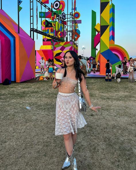 Day 1 ✅ Crystal set @vanitysxcloset Nails @miniamipress Necklace @ayseliajewelry • • coachella 2024, coachella outfit inspo, festival outfit inspo, euro summer, summer fashion, pinterest girl, pinterest outfit #coachella #coachella2024 #coachellaoutfit #festivaloutfit #crystaltop #eurosummer #pinterestgirl #pinterestoutfit #itgirlstyle #summerstyle Kaytranada Outfit, Coachella Outfit Women, Outfit Coachella, Festival Outfit Inspo, Coachella 2024, Day 1, Euro Summer, Coachella Outfit, Pinterest Outfits