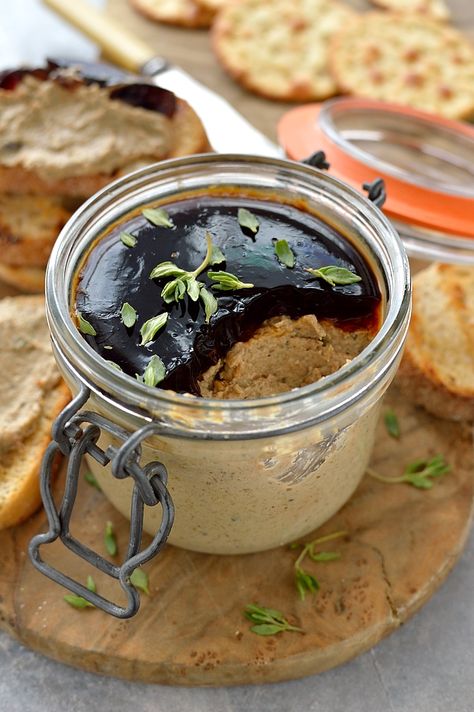 Dried Mushroom Recipes, Mushroom Recipes Vegetarian, Mushroom Pate, Starter Ideas, Terrine Recipe, Pate Recipes, Mushroom Dish, Reception Food, Recipes Vegetarian