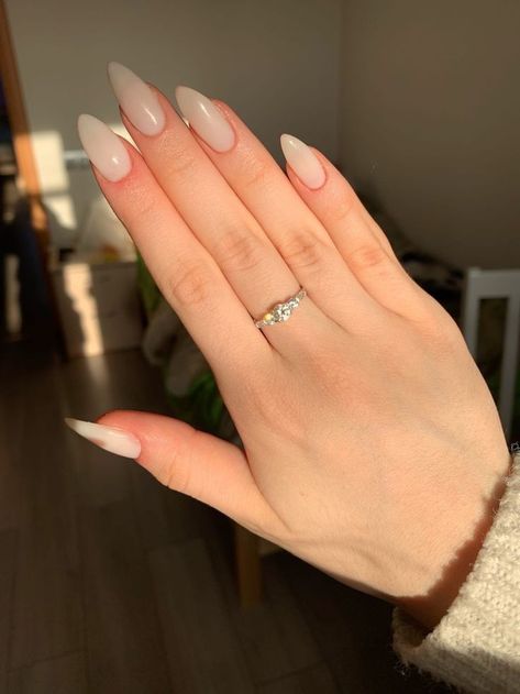 Fall Nails Almond Shape, Fall Nails Almond, Autumn Fall Nails, Nails Almond Shape, Shape Ideas, Pointy Nails, Subtle Nails, Pointed Nails, Blush Nails