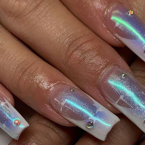 ♡ 𐐪𐑂 ₒ Nanci ₒ 𐐪𐑂 ♡ on Instagram: "iridescent aura french tips ✨ inspo: @nails_by_arlene 💘" Iridescent French Nails, Iridescent French Tips, Iridescent French Tip, Aura Nails French Tip, Aura French Tip Nails, Holo French Tip Nails, Iridescent Nails, French Tips, June 1