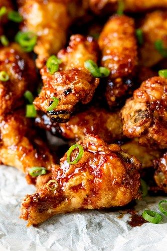 These Asian Chicken Wings are Sticky AND Crispy. The best party food ever! Crispy Asian Chicken, Asian Chicken Wings, Wings Chicken, Trending Food, Cafe Recipes, Main Recipes, Meals Ideas, Full Recipes, Best Party Food