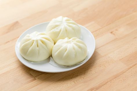 Easy Filipino Steamed Bun (Siopao) Red Food Party, Turning Red Birthday Party, Siopao Recipe, Turning Red Birthday, Steam Buns Recipe, Red Snacks, Disney Movie Night Food, Disney Movie Night Dinner, Minced Beef Recipes